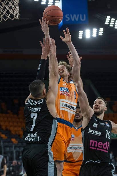 门早已暗流 门早已暗流