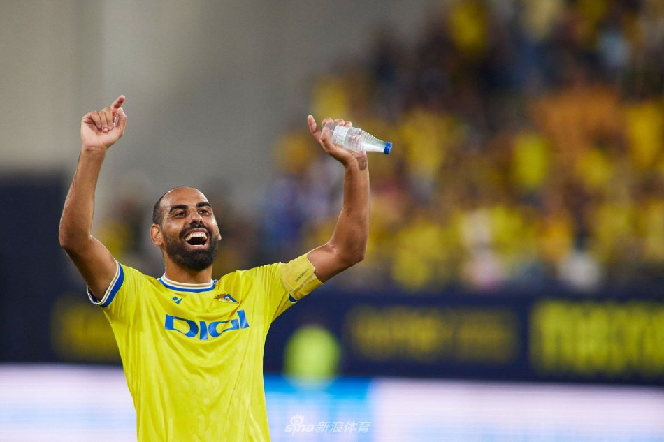 埃泽成为热 埃泽成为热